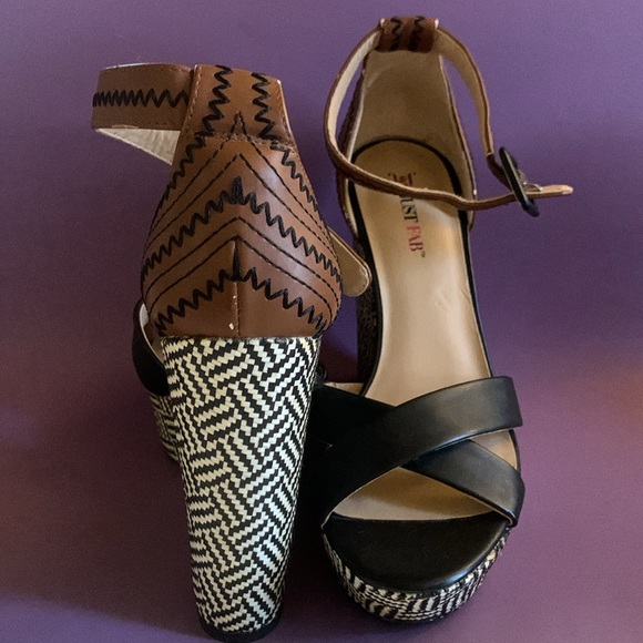 Just Fab SIZE 6 Wedge Heels! - Picture 3 of 3